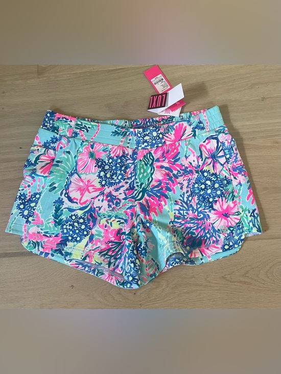 Lilly Pulitzer Pants - Lilly Pulitzer Coraline Shorts Size S NWT in Beach You To It print